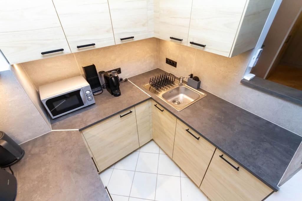 Gozsdu White Raven 3 - Terrace And Free Underground Parking Appartement Boedapest Buitenkant foto