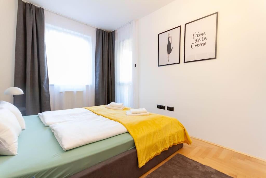 Gozsdu White Raven 3 - Terrace And Free Underground Parking Appartement Boedapest Buitenkant foto