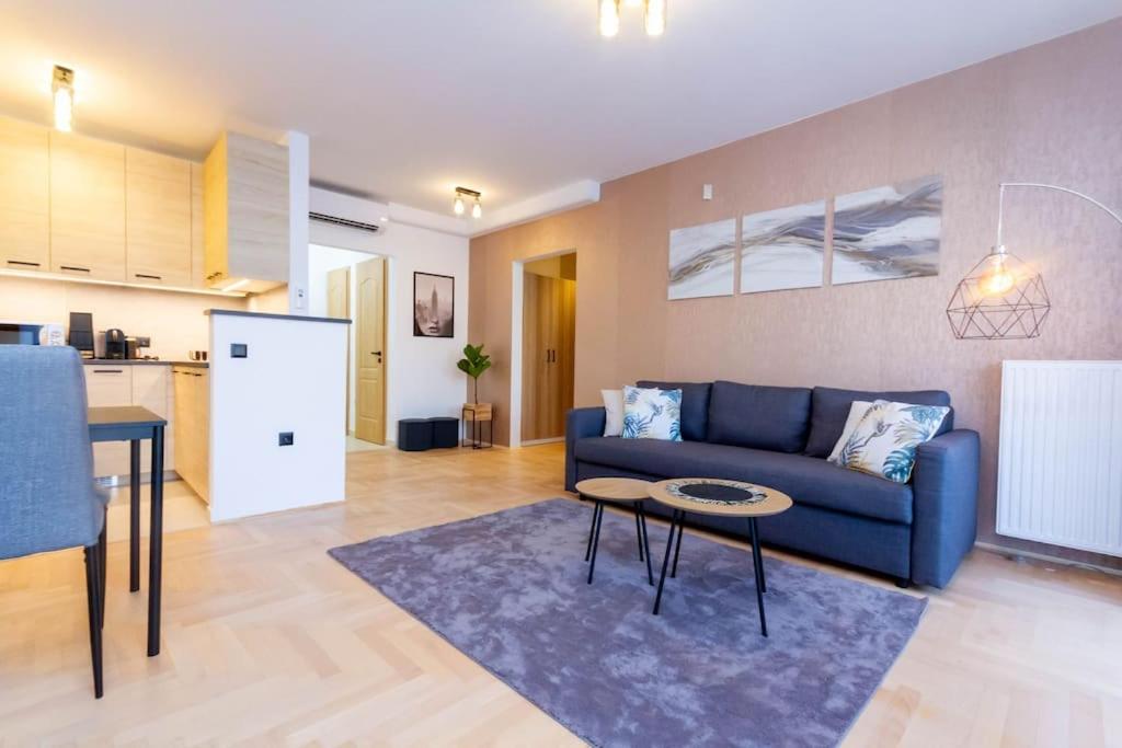 Gozsdu White Raven 3 - Terrace And Free Underground Parking Appartement Boedapest Buitenkant foto