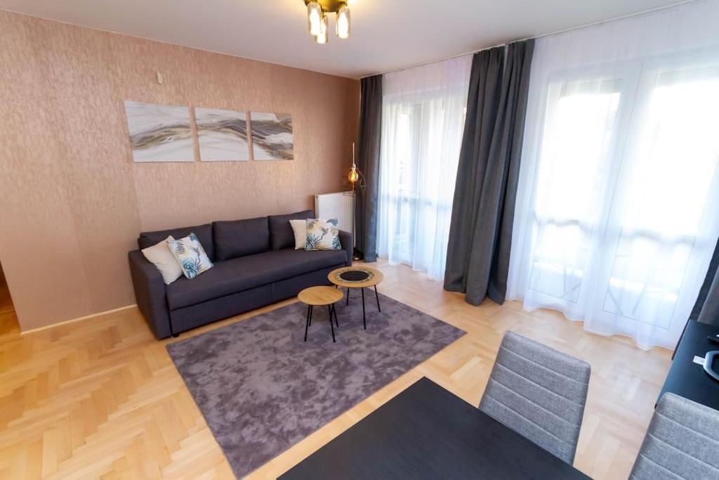 Gozsdu White Raven 3 - Terrace And Free Underground Parking Appartement Boedapest Buitenkant foto